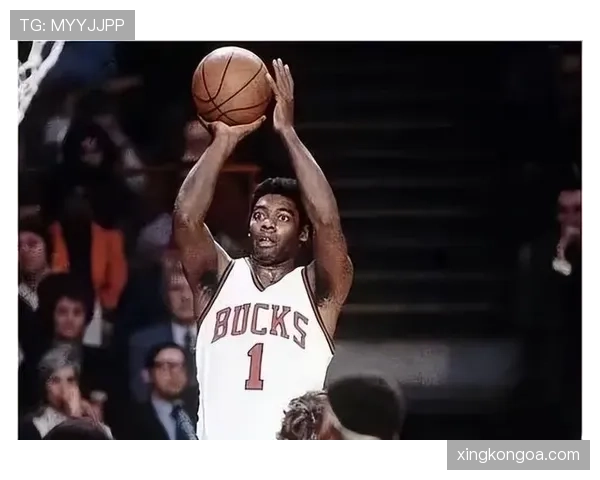 奥斯卡·罗伯特森无球跑动减少，组织核心角色更趋纯粹