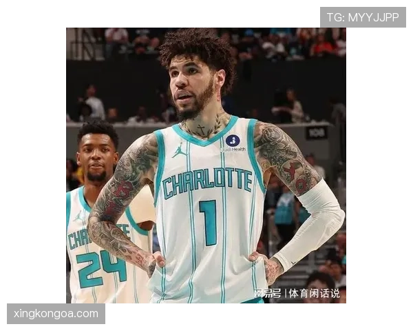 拉梅洛·鲍尔突破创造得分机会提升黄蜂关键时刻进攻效率